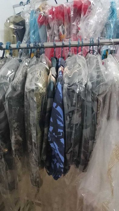 Болалар байрам либослари. Янги йил, ҳарбийлар либоси. Атлас либосчалар