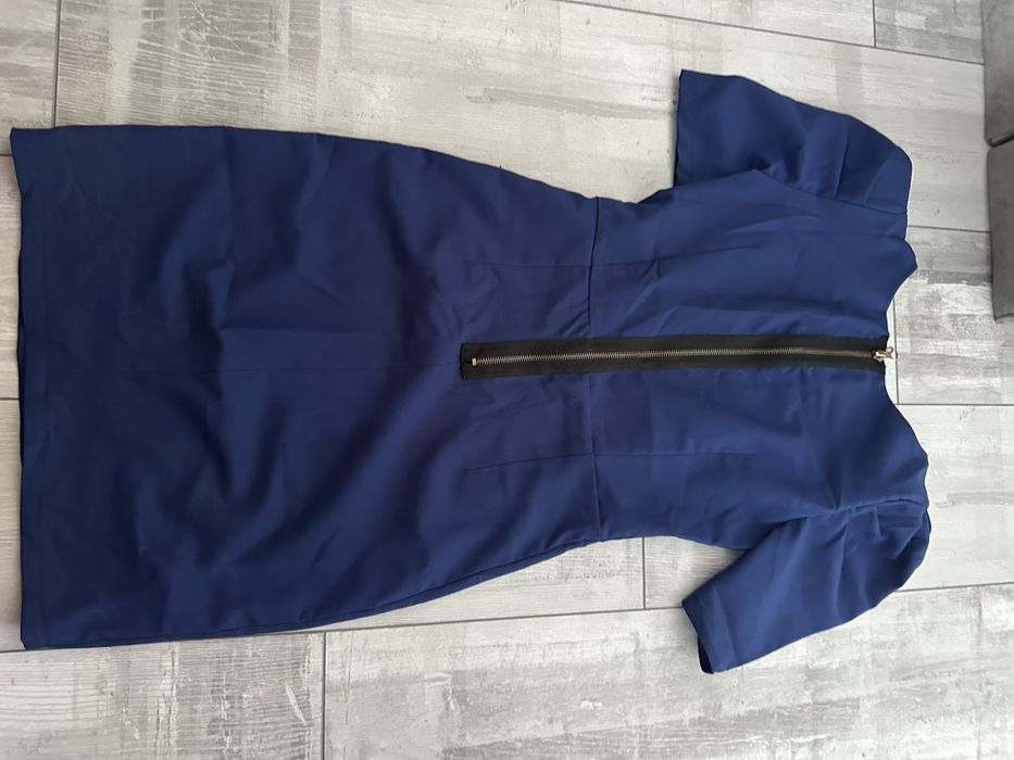 Тъмно синя рокля с буфан ръкави размер хс/с