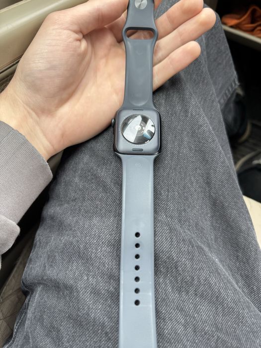 Продам apple watch se2 44мм