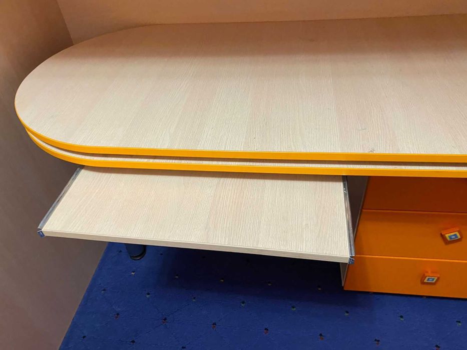 Срочно. Детская мебель для девочки