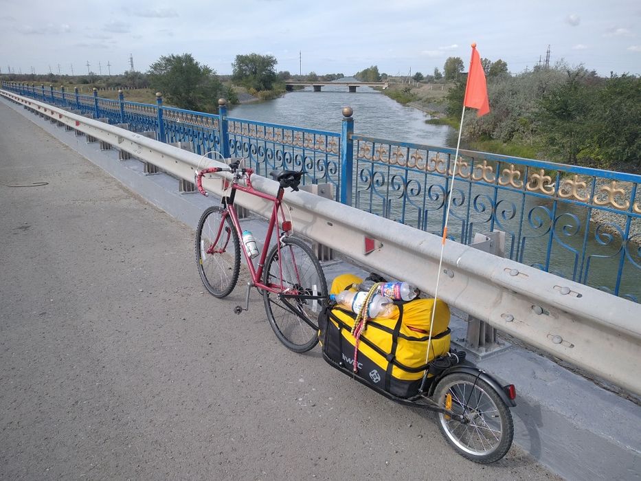 Продам велоприцеп для походов, скоростной Biwec