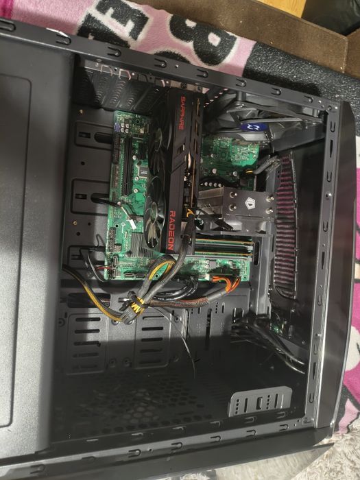Pc gaming i7 7700 16 GB DDR4 Radeon Rx 6500xt ssd 2400 hdd500