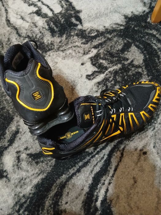 Обувки NIKE shox