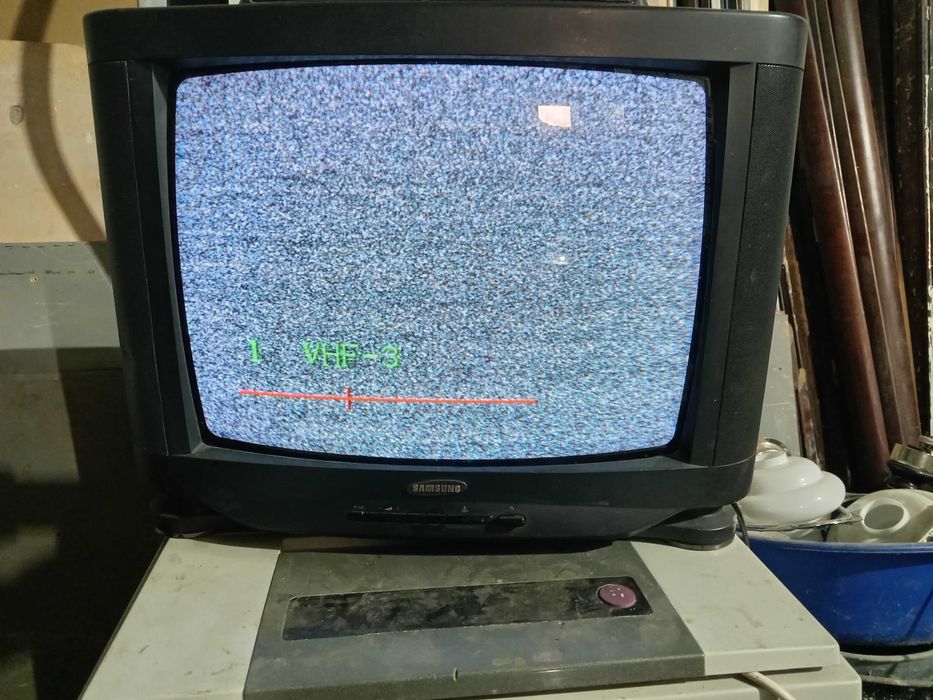 Продам телевизор