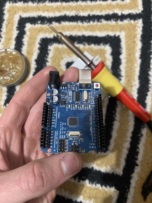 Reparații electrice mici + curățare laptop-uri și console