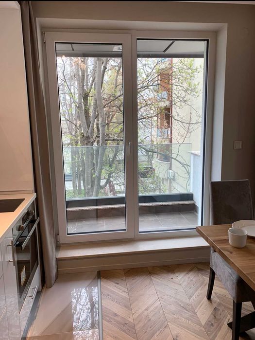 Дава се под наем Тристаен апартамент в София, Лозенец - 106 кв.м за 1100 € - Снимка #1