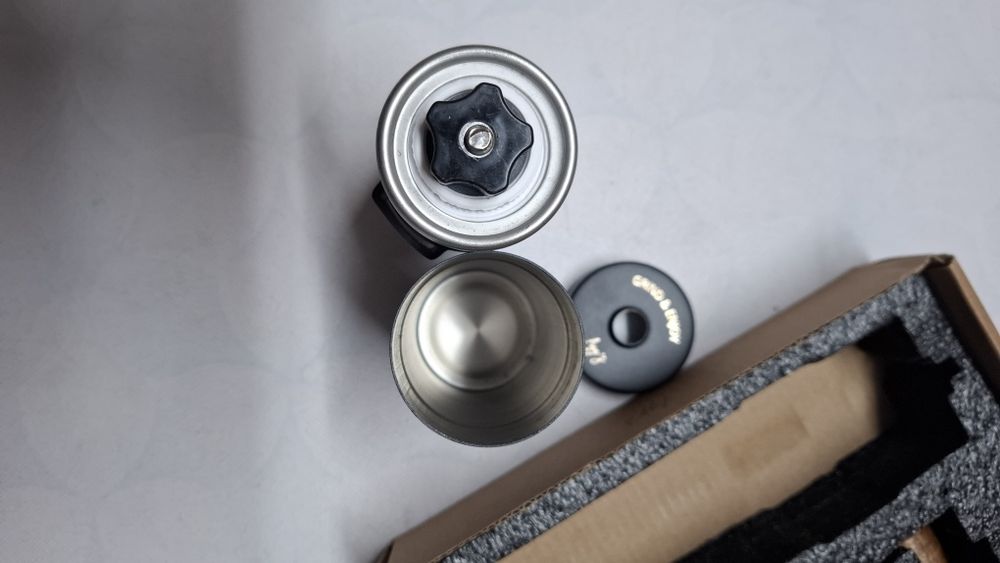 Ръчна керамична кафемелачка Figg's