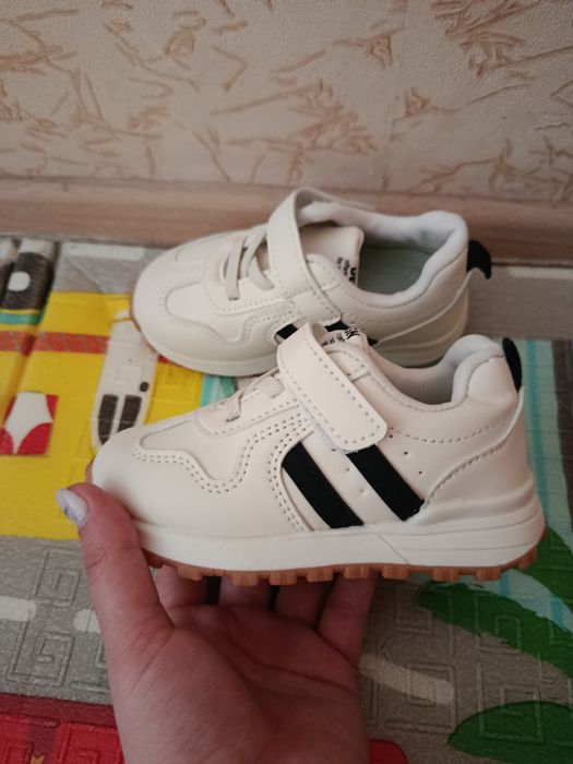 Кроссовки детские