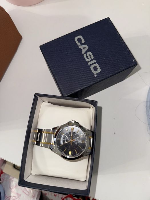 Часы новые мужские