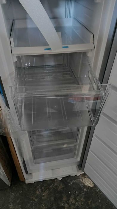 Чисто нов Вертикален Фризер Bomann 142.6 см 168 л Инокс