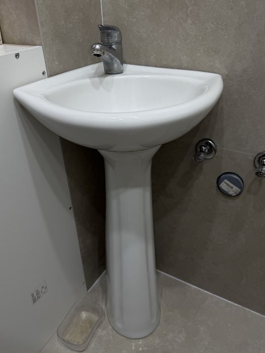 Унитаз и раковина