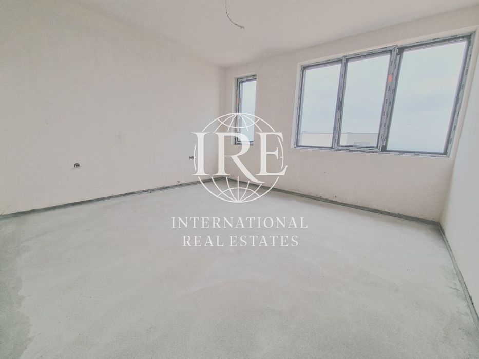 Двуетажна къща с нескриваема морска панорама от кота нула!