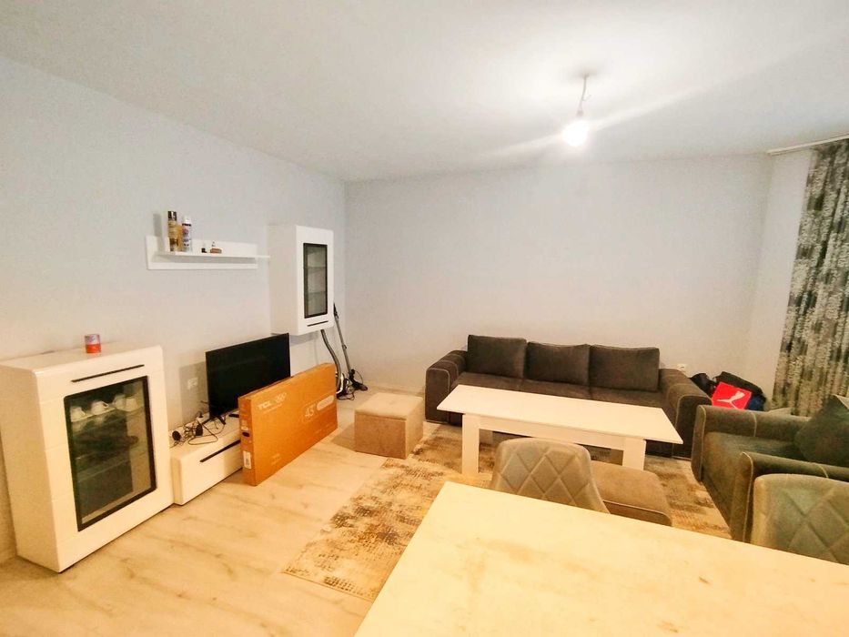 Имот Корект дава под наем обз. 2-Стаен апартамент, зона Дърварче