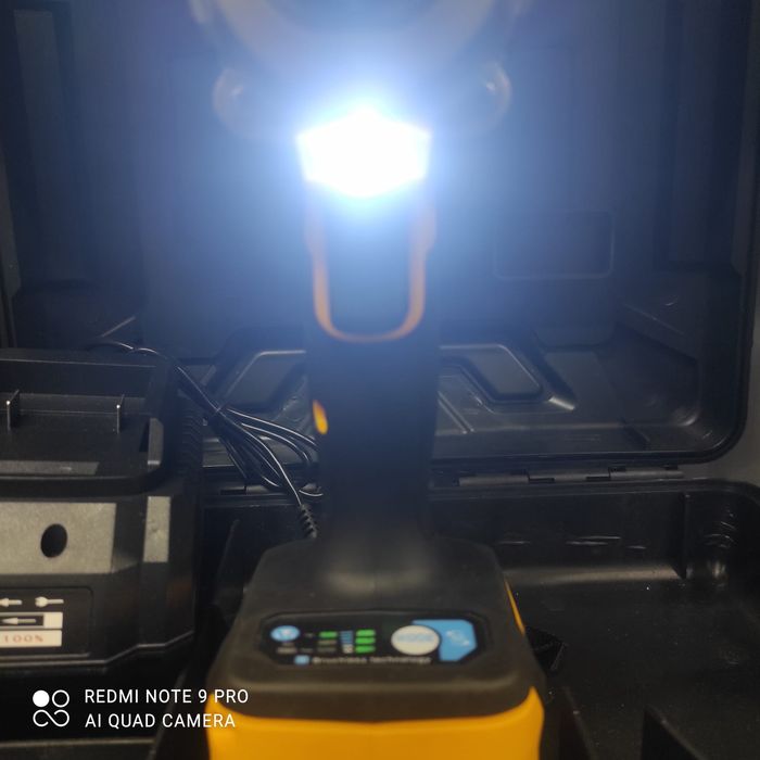 Pistol de impact . patrat de 1/2,adaptor hexagonal pt bit, 2 acumulato