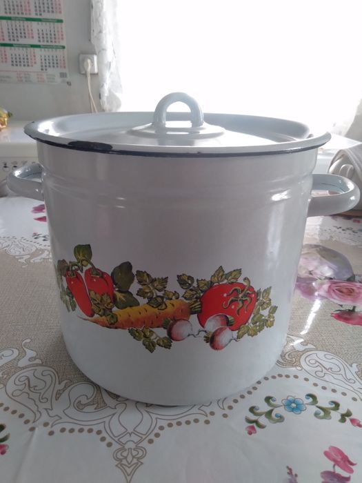 Посуда эмалированая.