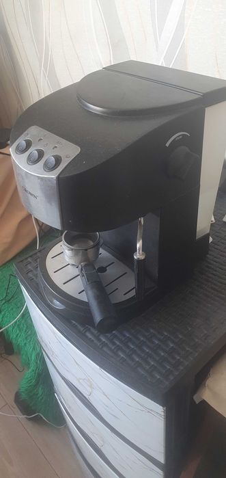 Продавам кафе машина