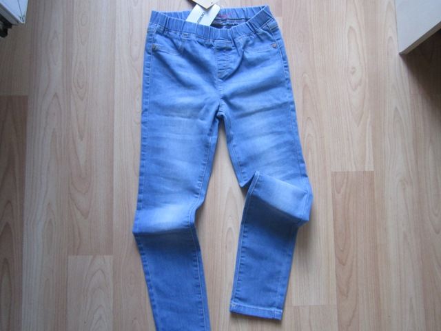 НОВИ дрешки за момиче 110/116/122/128