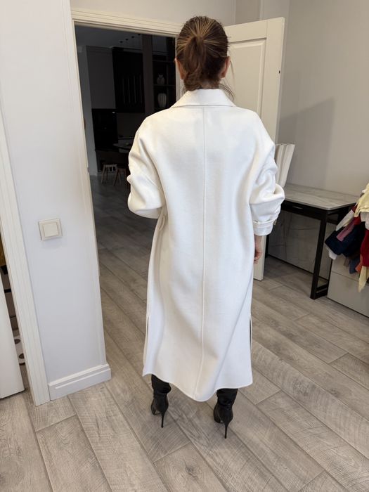 Белое пальто Lui Jo