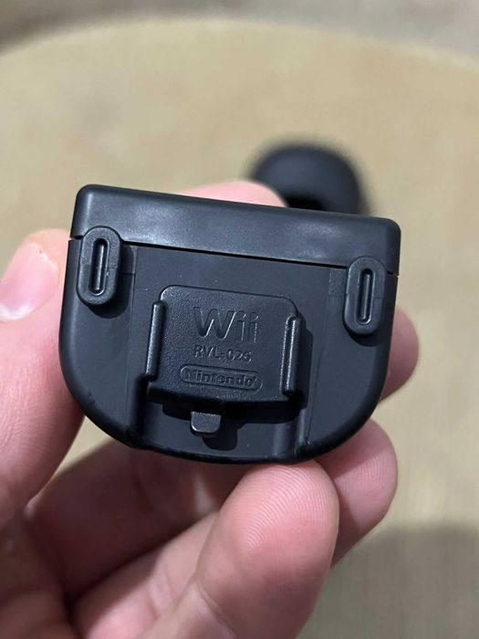 Adaptor Motion Plus Nintendo WII cu husa silicon produs original 100%