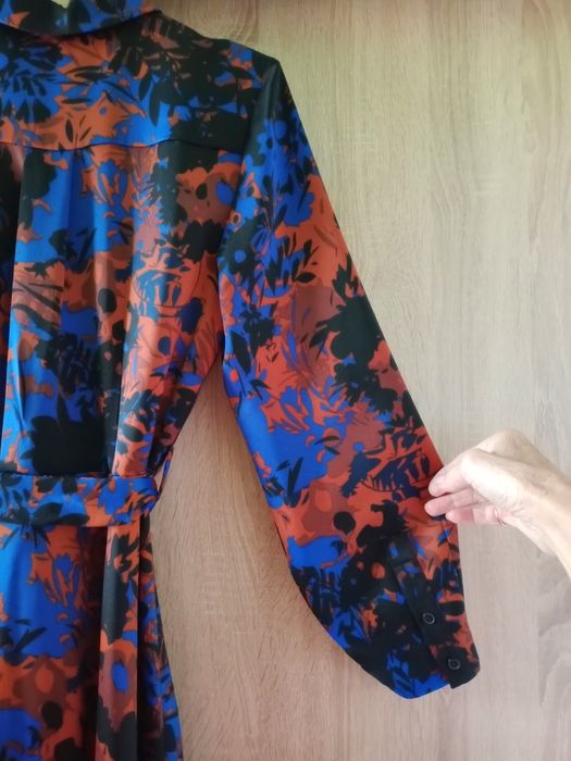 Красива рокля размер 38