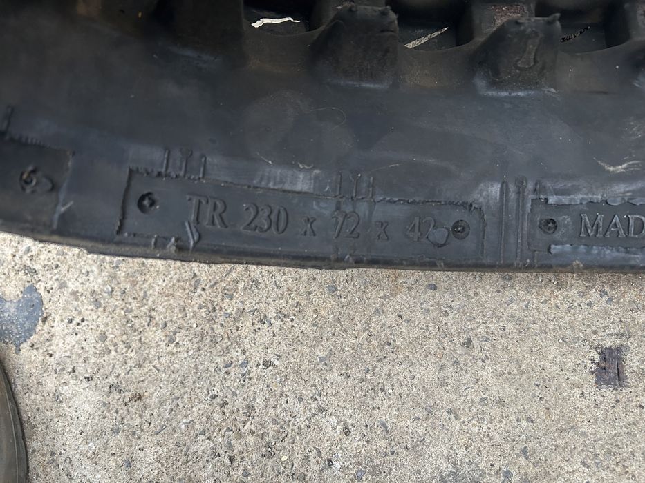 2 бр. гумени вериги за мини багер 230х72х42