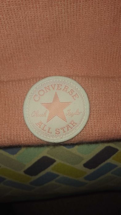 Conversе розова шапка