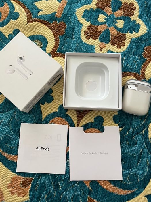 Продам AirPods 1