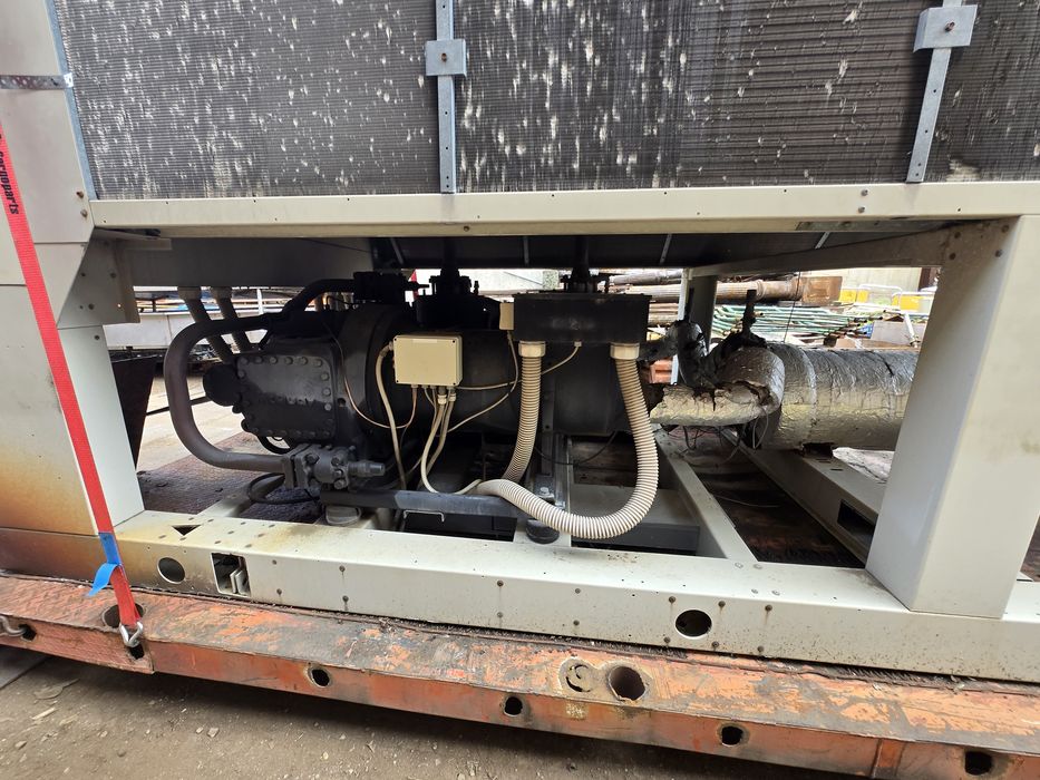 Продавам ЧИЛЪР{ винтов компресор}McQuay (DAIKIN)