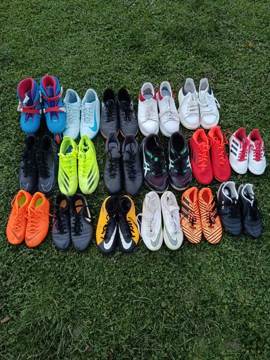 Vand papuci si ghete de fotbal