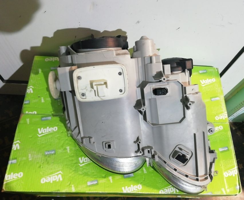 фар Фарове за Mercedes SL R230 / Мерцедес СЛ 230 XENON - USA.