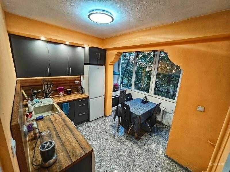 Продава се Двустаен апартамент в София, Света Троица - 69 кв.м за 1740 €/кв.м - Снимка #2