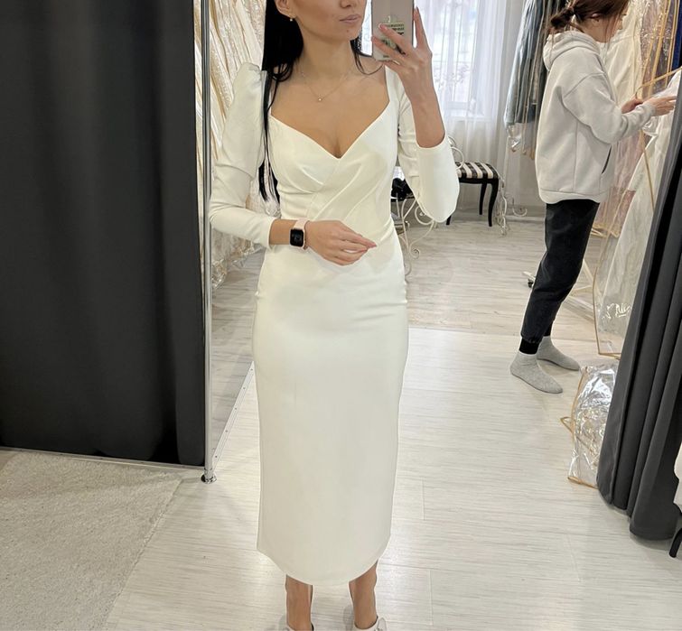 Продам платье 99000 тг