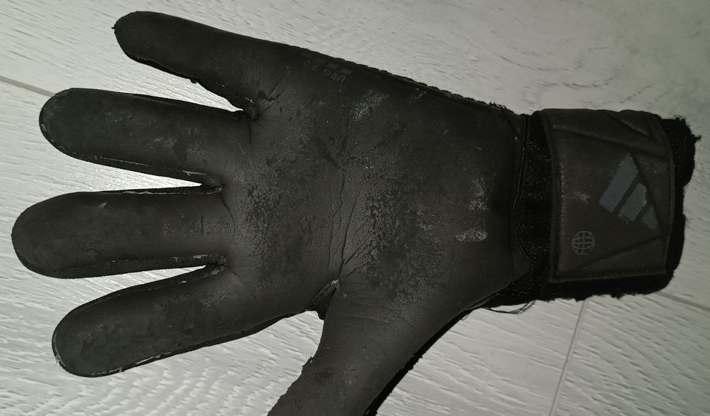 Перчатки вратарские