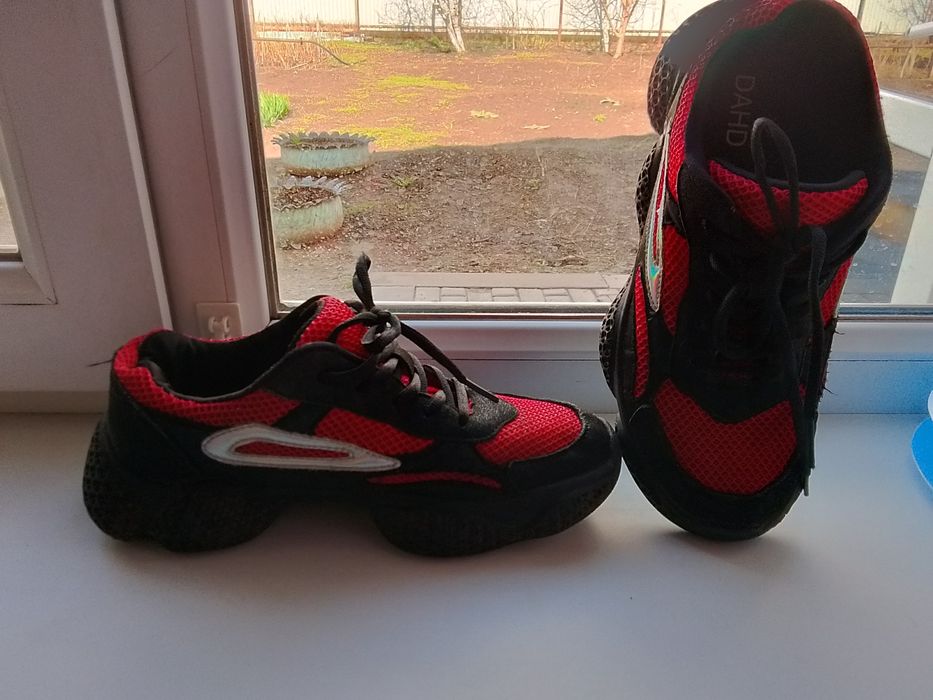 Продам кросовки,не дорого!