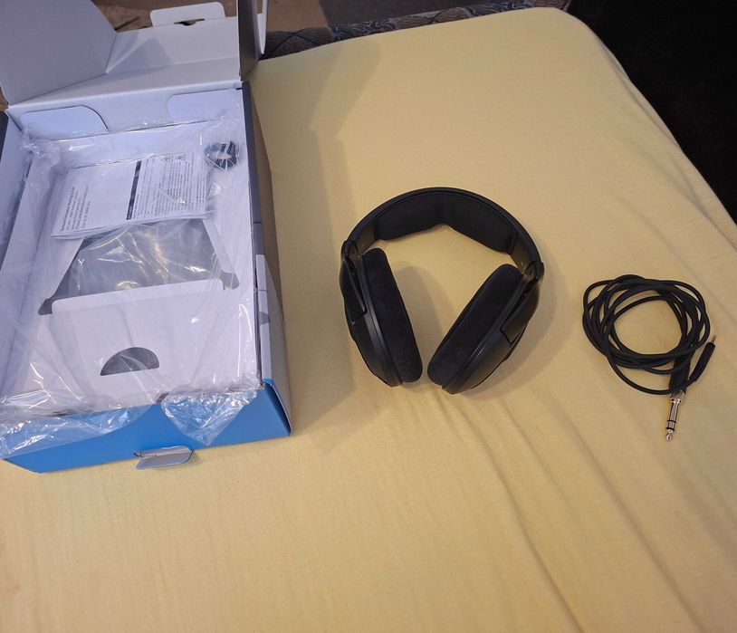 Casti Sennheiser HD 560S impecabile, factura, garantie.