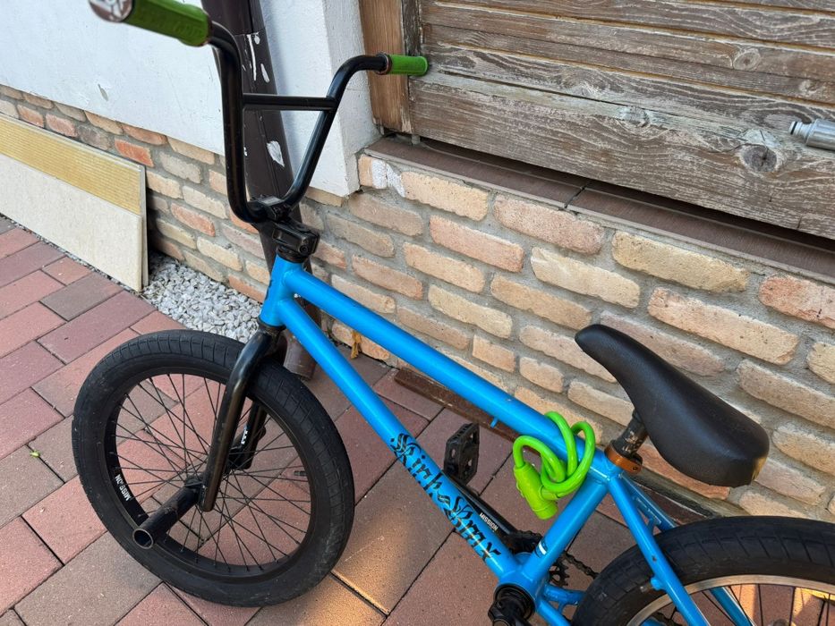 Vând bicicletă BMX