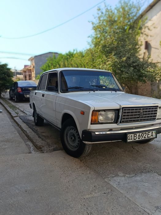 ВАЗ 2107  сотилади