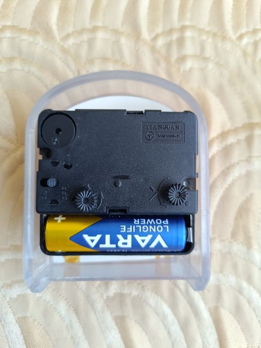 Будилник с батерия