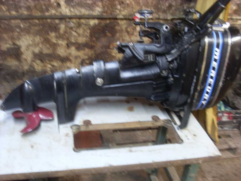 продавам чисто нова лодка колибри-3.60 с двигател меркури 8кс