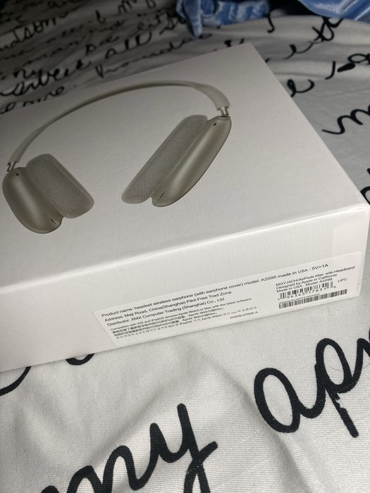 Casti Airpods Max desigilate noi noute