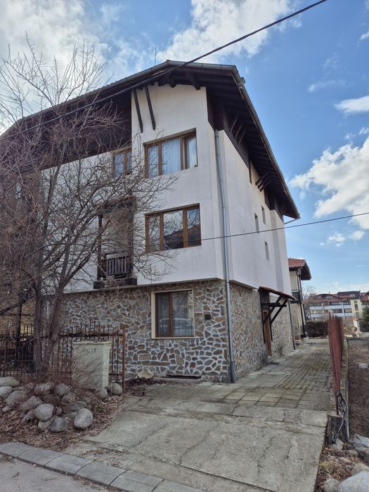 Дава се под наем Двустаен апартамент в Благоевград, Идеален център - 70 кв.м за 255 € - Снимка #1