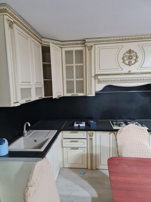Кухонная мебель в отличном