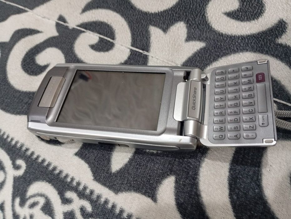 Продам Сони ериксон Р910i