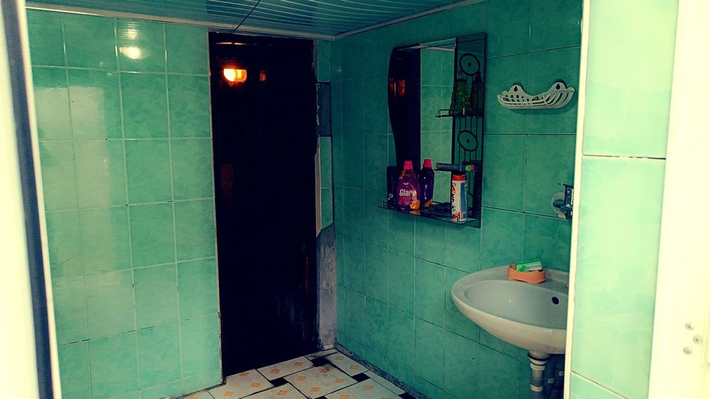 Срочно продаются дом  посёлок Чархин центр.