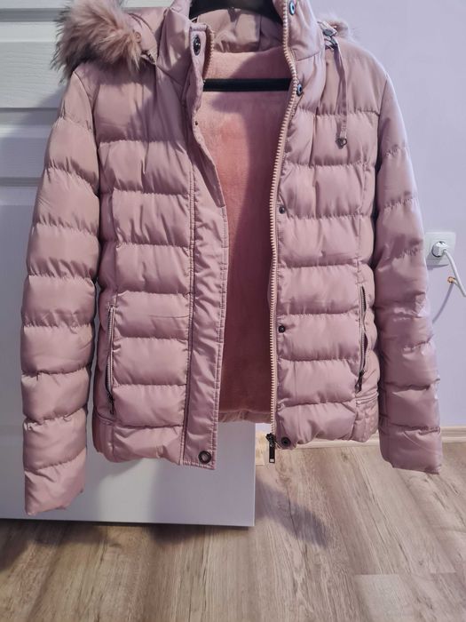 Продавам зимно яке