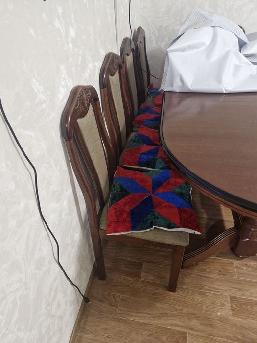 Стол со стульями