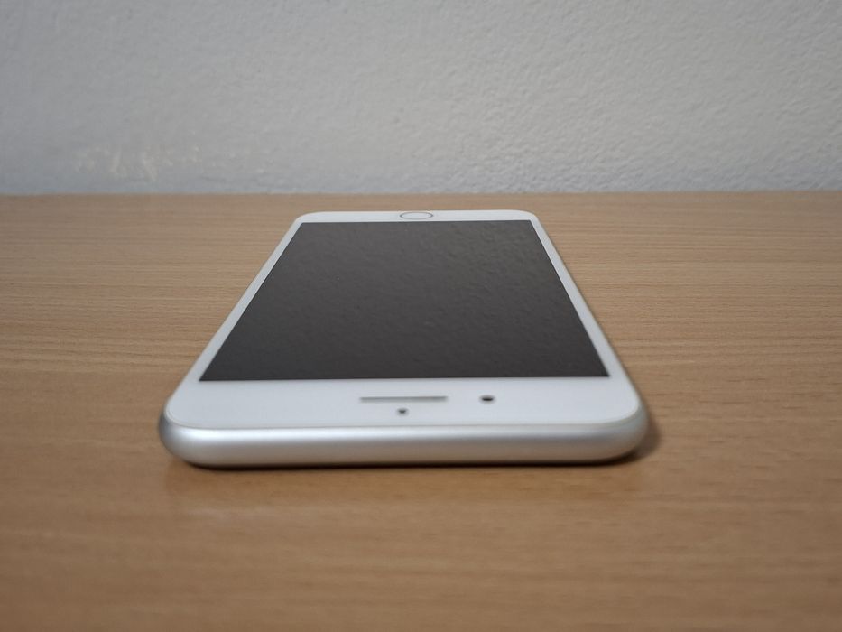 iPhone 8 Plus 64GB Silver