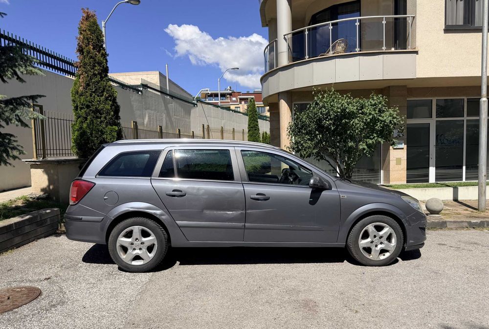 Opel Astra H Комби 1.6 Easytronic (115 к.с.), 2007 г. — бензин, сив металик