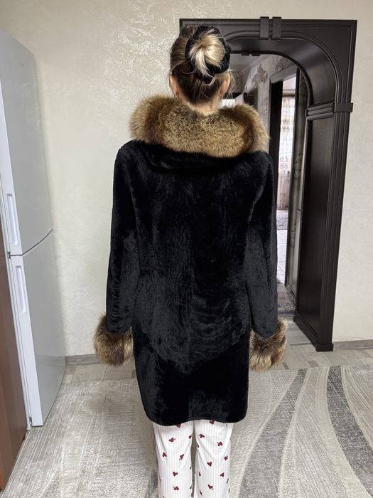 Продаю натуральную шубу