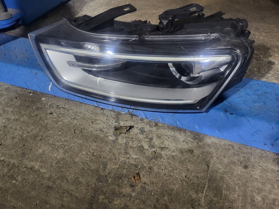 Ляв фар за Audi Q3